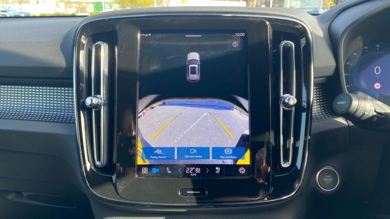 Volvo XC40 2.0 B4P Plus Dark 5dr Auto Petrol Estate